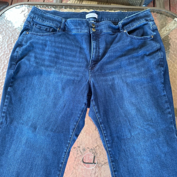 Womens Lane Bryant Plus Size Jeans Blue 26 Tummy Control Dark Stretch Denim Fall - Picture 3 of 15
